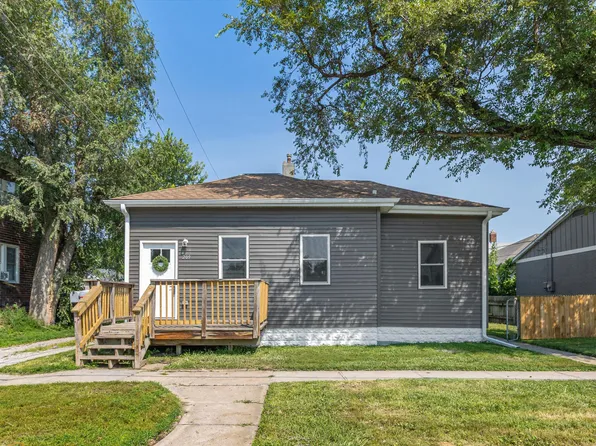 209 N 30th St, Council Bluffs, IA 51501