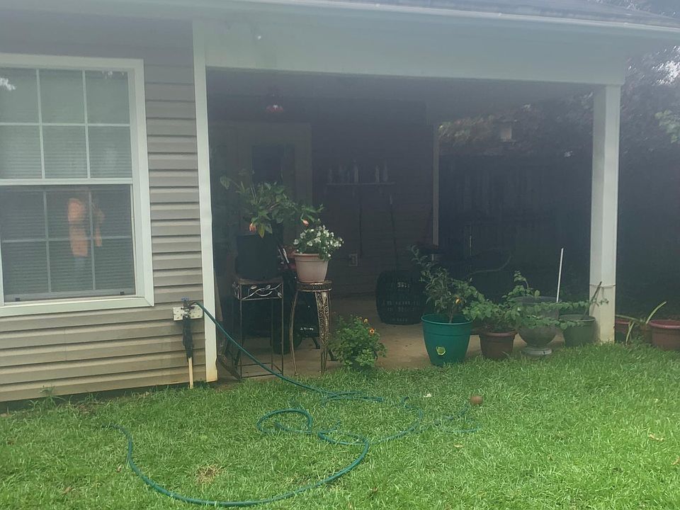 2nd image of 29140 Canterbury Rd