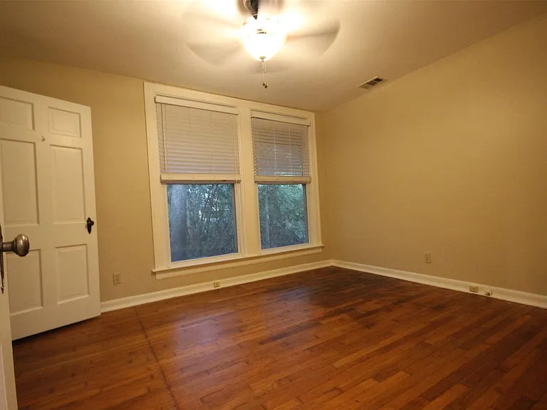 2206 W 10th St — Photo 17