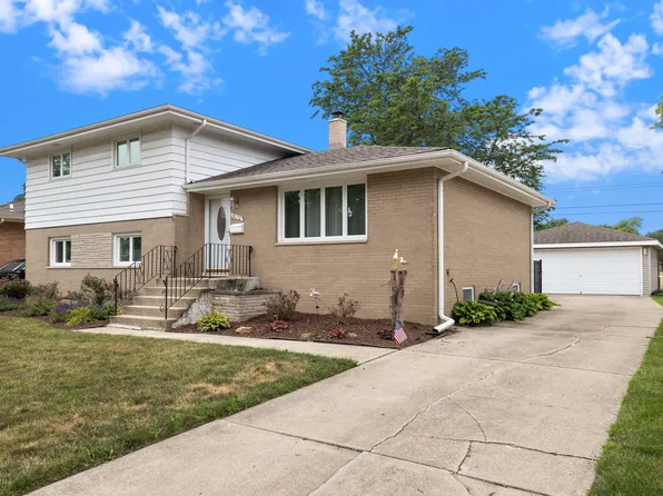 8132 Kraay Ave, Munster, IN 46321