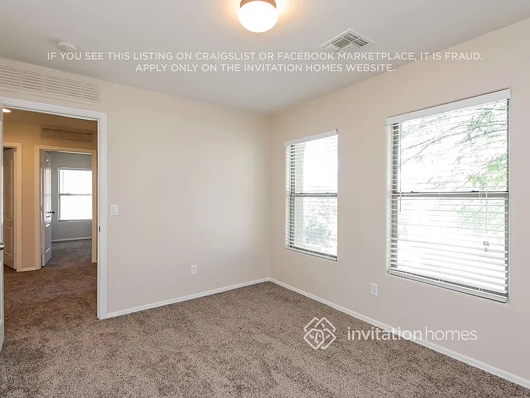 7811 S 63rd Dr — Photo 13