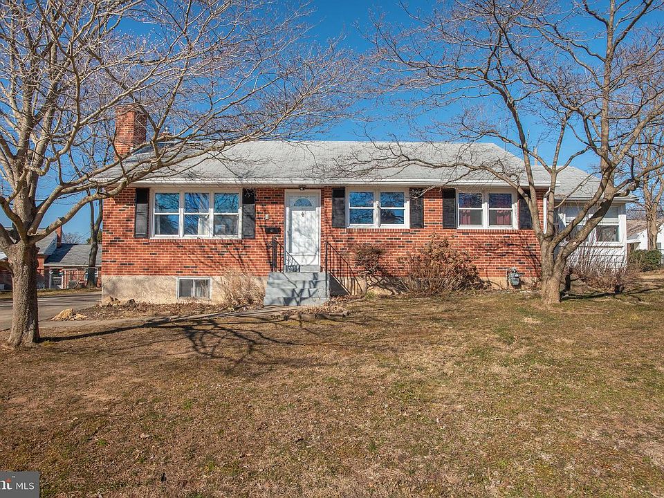 1st image of 4 Penndrew Ct