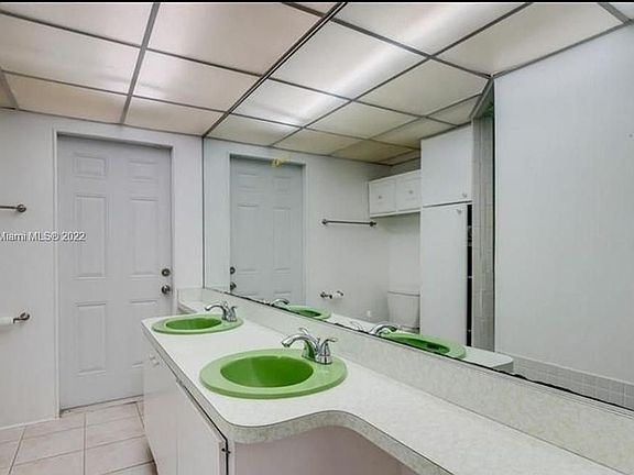 3rd image of 1000 SW 19th St #1000