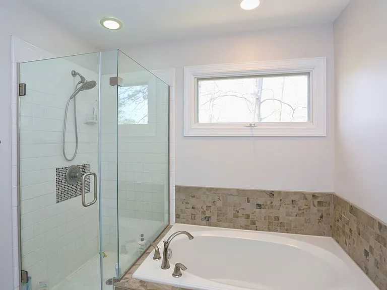 323 Columbia Pl NE — Photo 11