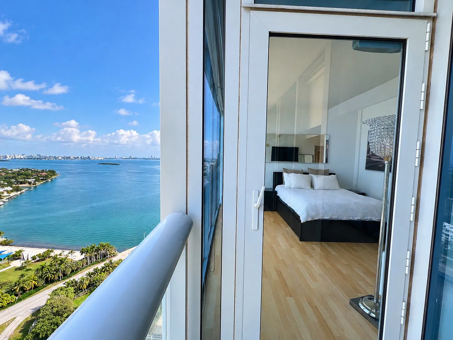 2 bed, 2.5 bath, 1125 sqft, $5,500 — Photo 4