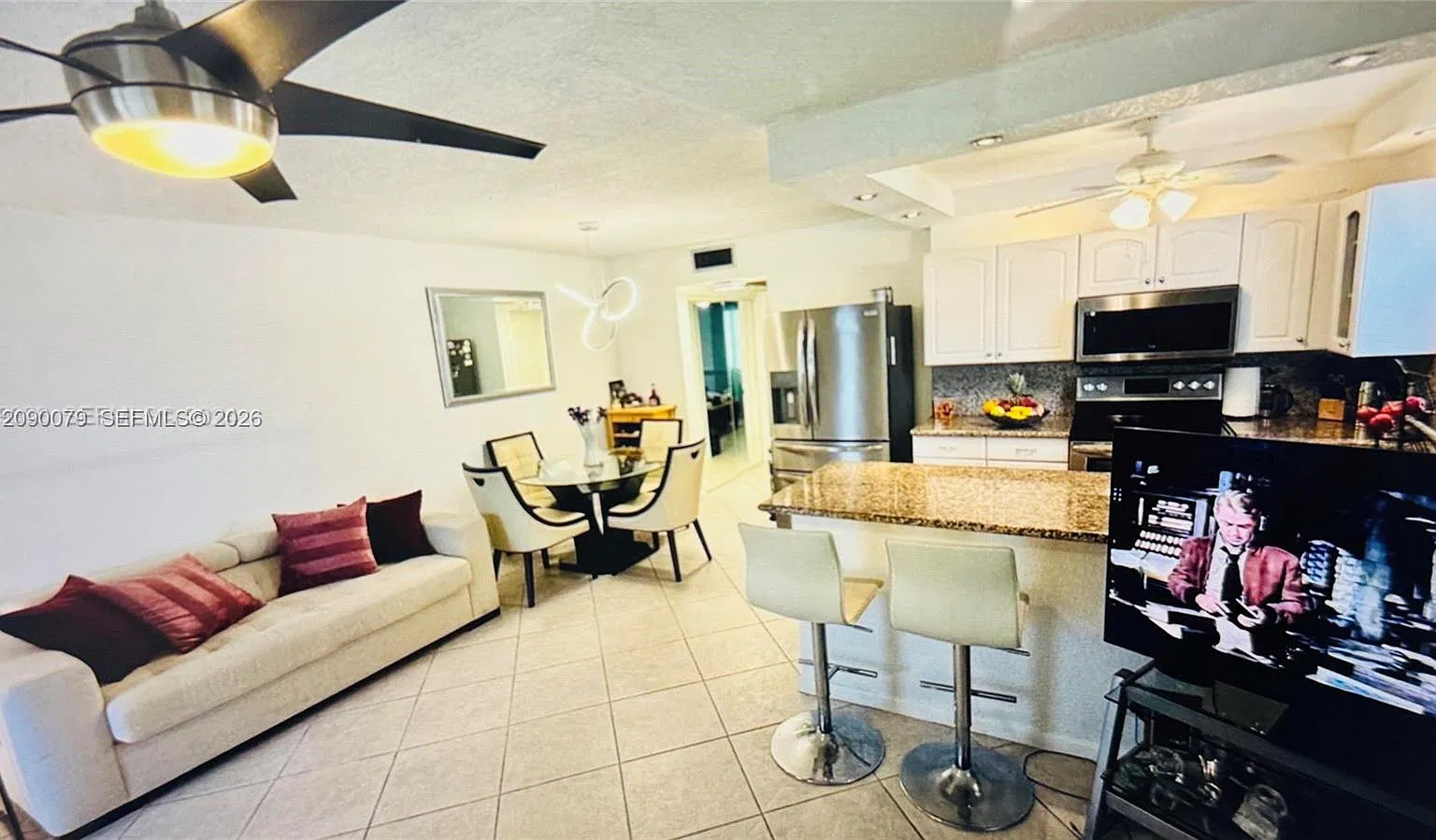 Westbury E Condo — Photo 1