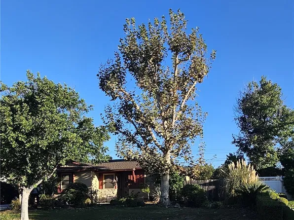 1323 E Bennett Ave, Glendora, CA 91741
