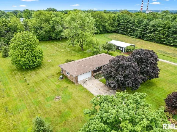 4910 W Tuscarora Rd, Peoria, IL 61607