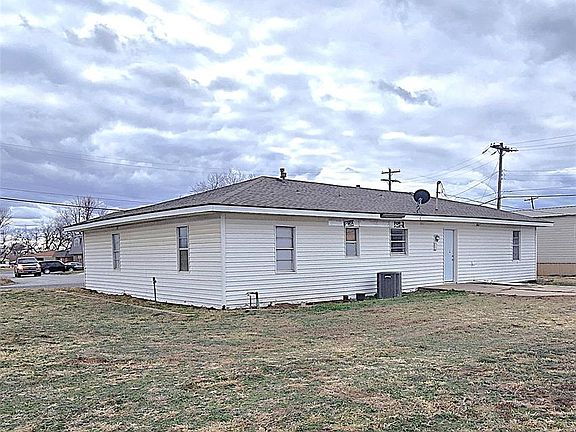 2nd image of 502 W 4th St