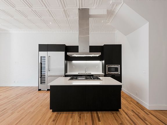 4th image of 124 Houston St #3