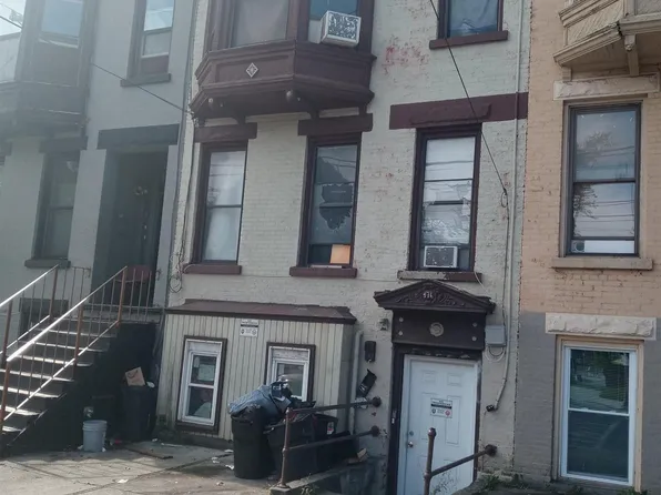 476 CLINTON Avenue, Albany, NY 12206