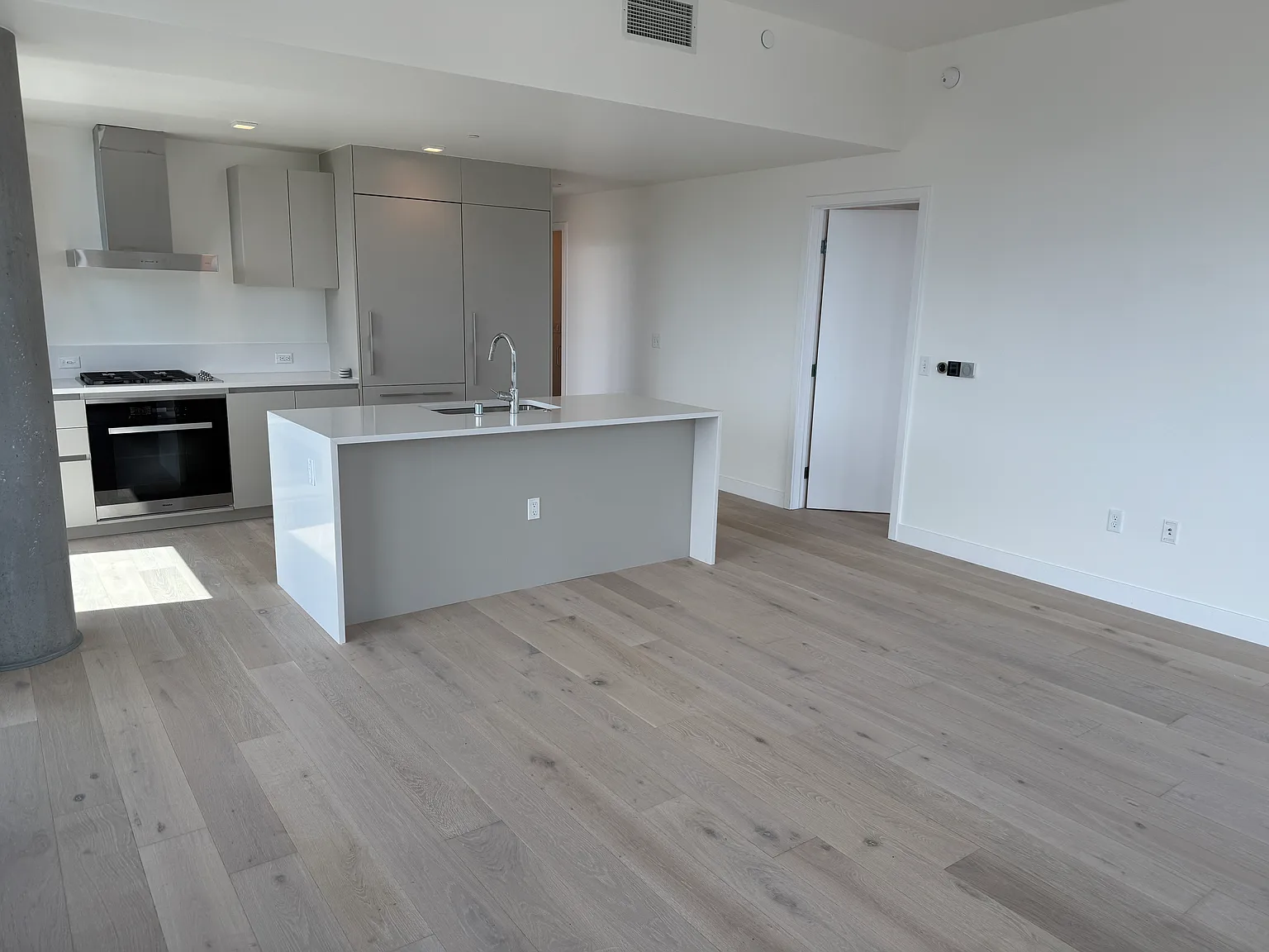 2 bed, 1141 sqft, $7,500 — Photo 4