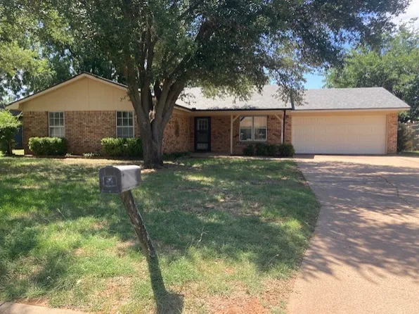 1202 Randy Dr, Graham, TX 76450