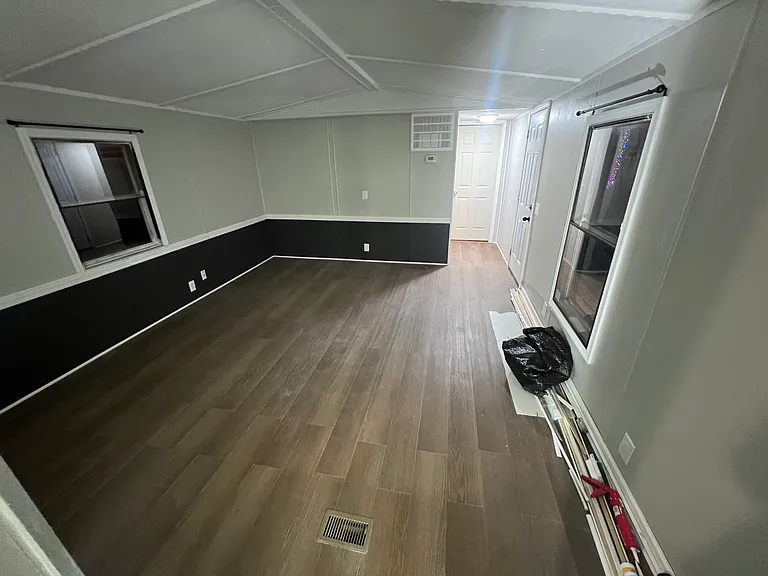 76 Petersburg Ln — Photo 4