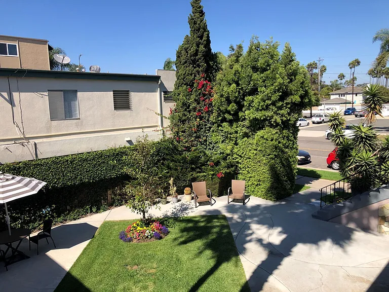 5910 E Naples Plz — Photo 11