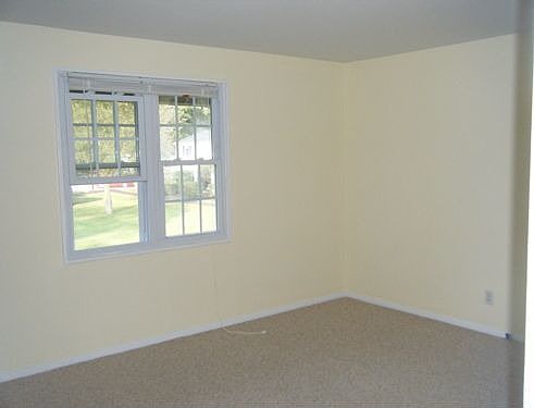 4th image of 62 Roberts Dr