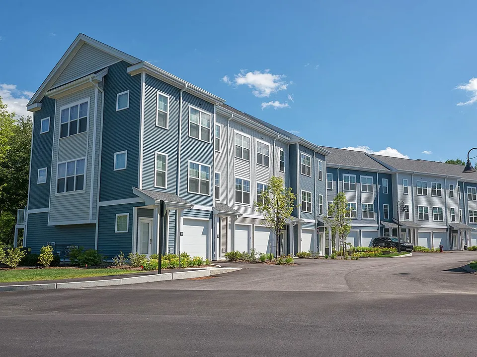 Windsor at Hopkinton is a commuter's paradise with easy access to I-495 and controlled-access garage parking