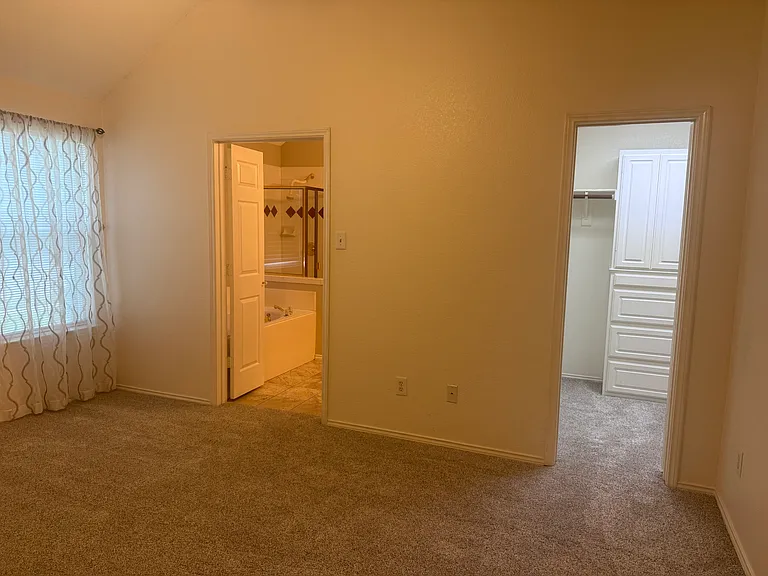 4600 Spanishmoss Dr — Photo 13