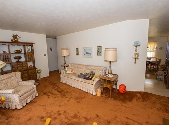 3rd image of 19684 Rolling Acres Dr