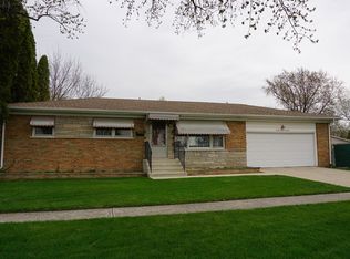 1507 W Palm Dr, Mount Prospect, IL