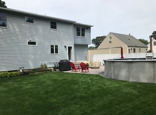 20 Elaine Dr, Sayville, NY 11782