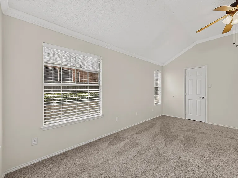 2312 London Dr — Photo 19