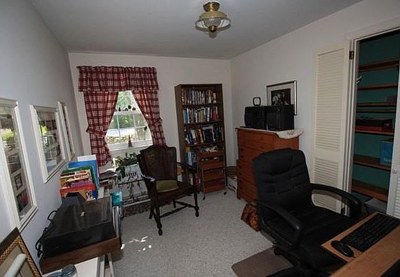 3rd image of 164 W Bacon St
