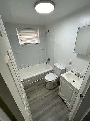 4th image of 780 Wells St #1