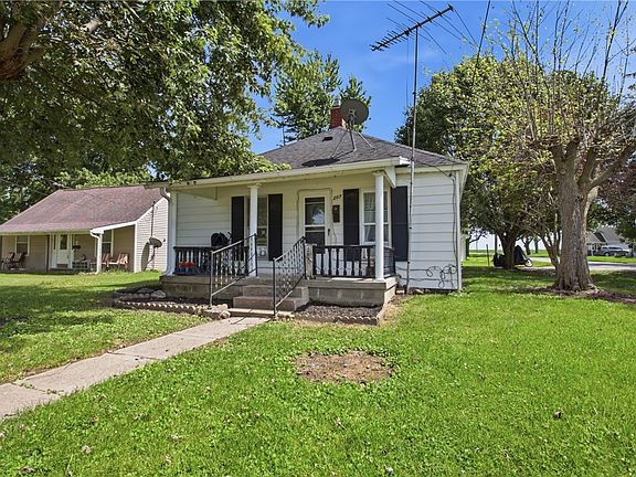 2nd image of 207 W Harrison Ave