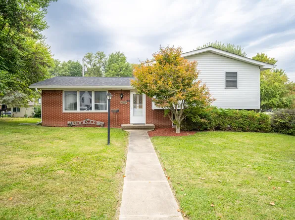 819 Stadium Dr, Greencastle, IN 46135