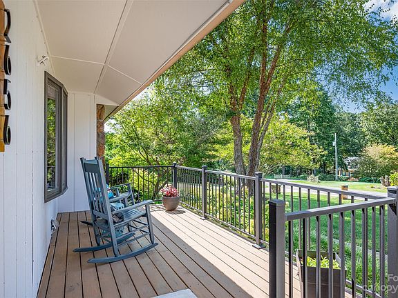 3rd image of 2656 Fines Creek Dr