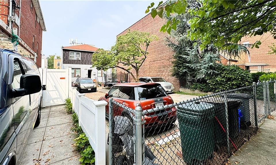 1st image of 21-28 72nd St