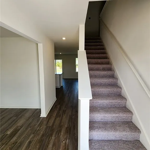 126 Watson Dr — Photo 22