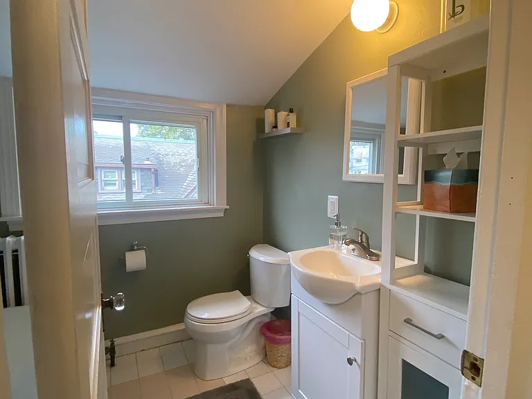 3rd floor bathroom with clawfoot tub
