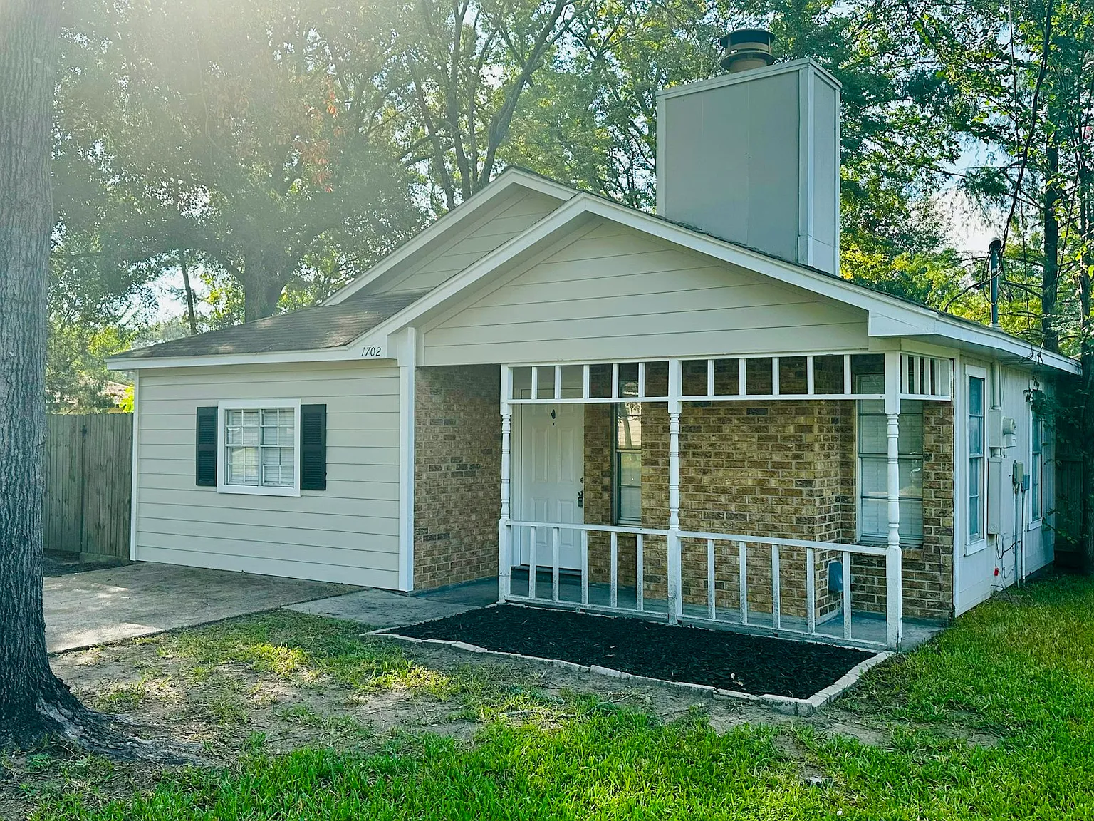 1702 Tyler Street — Photo 3