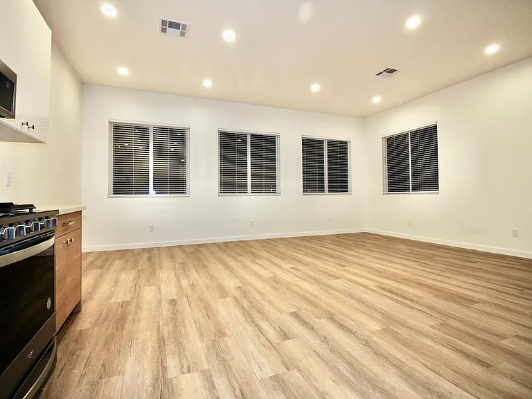 8710 Flower St — Photo 14