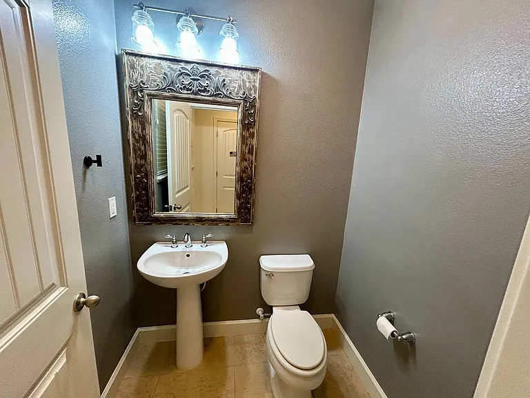 462 E Main Ave — Photo 10