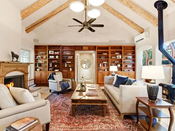 1442 Bishops Lodge Rd, Santa Fe, NM 87506