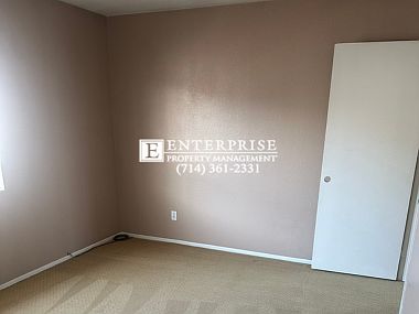 5th image of 515 E Cypress St