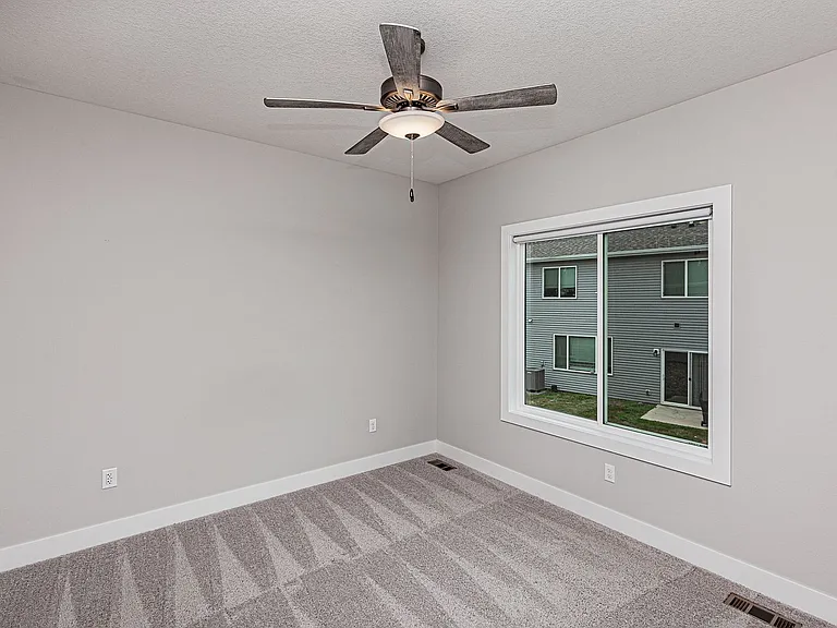 5638 Fernwood Dr — Photo 16