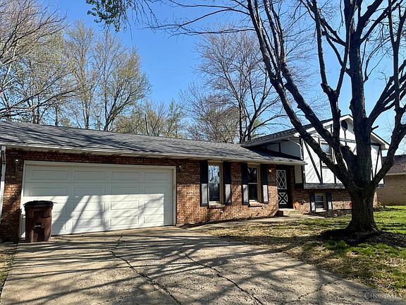 3rd image of 8 Oak Ave