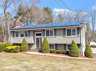 4 Dayton St, North Chelmsford, MA 01863