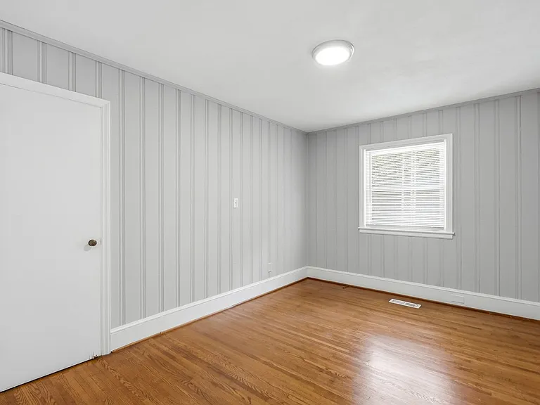 1230 Roanoke Ave — Photo 38