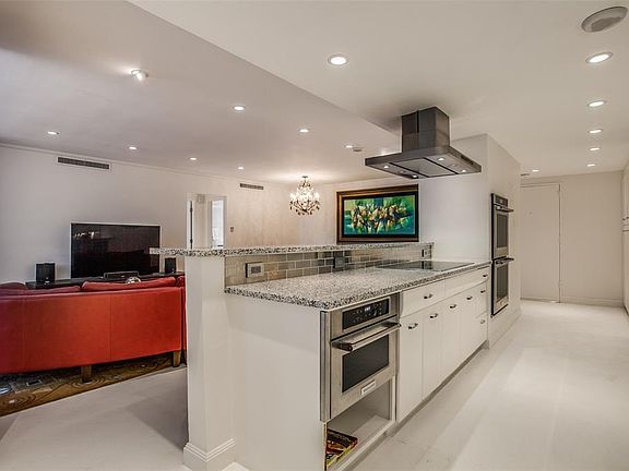 4th image of 3525 Turtle Creek Blvd APT 4C