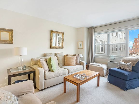 4th image of 101 W 12th St APT 12A