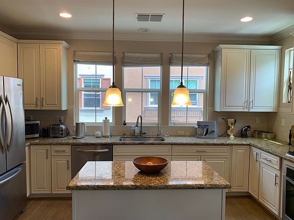 4th image of 497 Bellezza Pl
