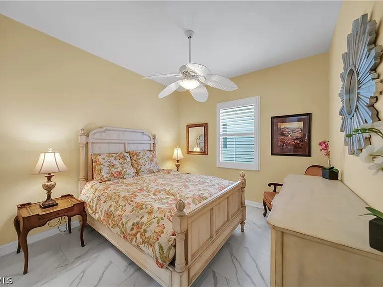 7672 Sussex Ct — Photo 15