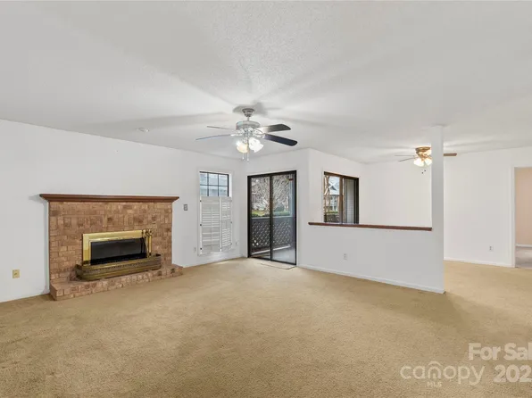 5818 Harris Grove Ln, Charlotte, NC 28212