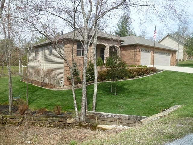 2nd image of 104 Leyden Dr