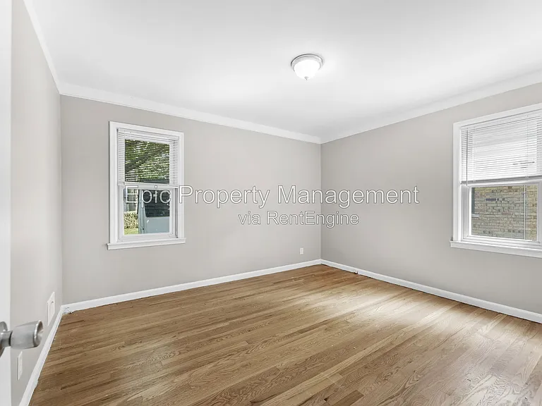 812 Riverbank St — Photo 12